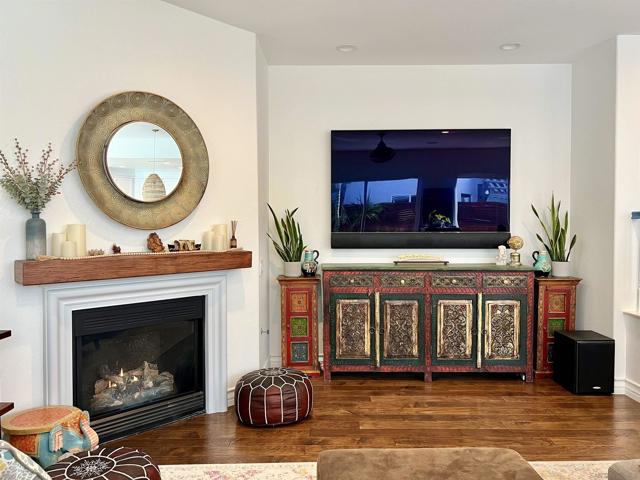 517 N Cedros, Solana Beach CA: https://media.crmls.org/mediaz/249f0742-06de-4e58-94a9-0163e3970172.jpg