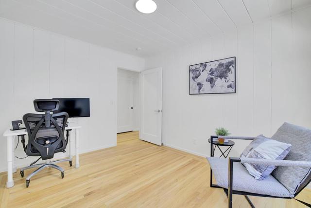 667 Cuesta Drive, Los Altos CA: https://media.crmls.org/mediaz/249f3bce-3e3c-4151-8845-0c7710e2fc74.jpg