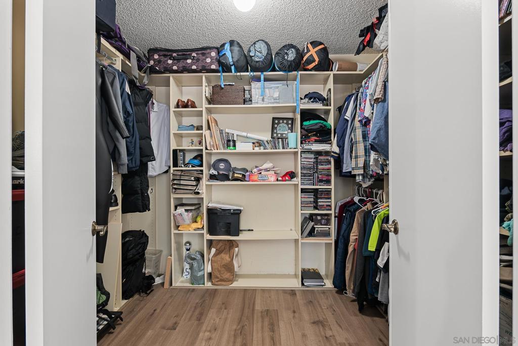 https://media.crmls.org/mediaz/249f855b-2aec-4aa2-82ca-d274e7db2bc0.jpg?preset=X-Large