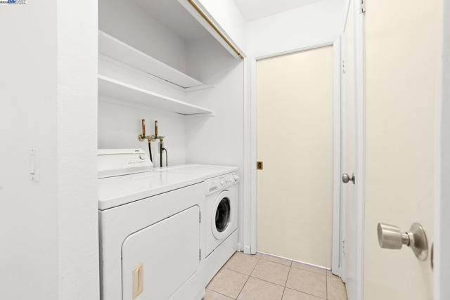 2575 Easton Way, San Jose CA: https://media.crmls.org/mediaz/24a09380-39dd-4e10-8137-ac6395148dcf.jpg