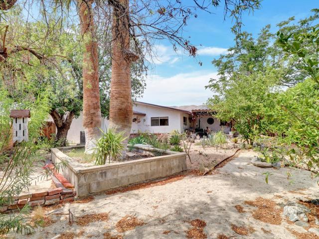9980 Hoylake Road, Desert Hot Springs CA: https://media.crmls.org/mediaz/24a0b39e-4c52-4a6b-9c61-0603a69e08de.jpg