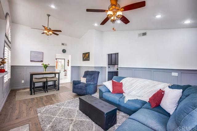 39685 ALMANSA, Murrieta CA: https://media.crmls.org/mediaz/24a1b28b-1e0b-4841-8497-049f384caa1a.jpg