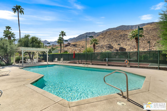 120 E Perlita Circle, Palm Springs, CA 92264