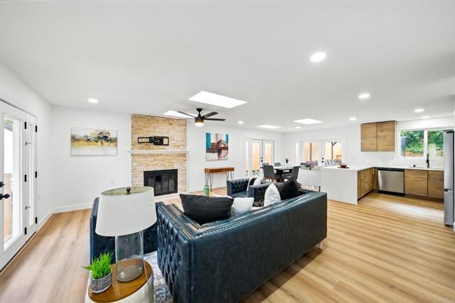 Detail Gallery Image 2 of 44 For 4848 54th St, San Diego,  CA 92115 - 6 Beds | 3 Baths