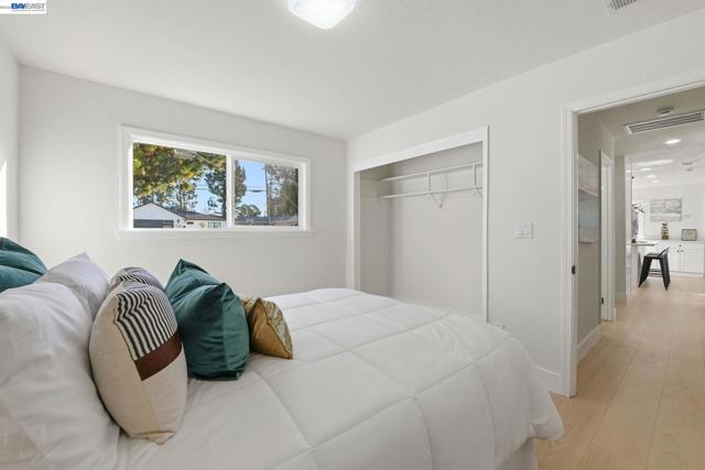 137 Tamarack Dr, Union City CA: https://media.crmls.org/mediaz/24a4a74f-b200-4d1f-a207-d3e3e52a49b1.jpg