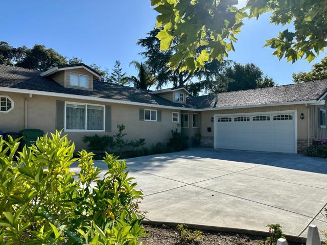 135 Green Hill Way, Los Gatos CA: https://media.crmls.org/mediaz/24a526fb-5950-42f9-a592-c49689c851c8.jpg
