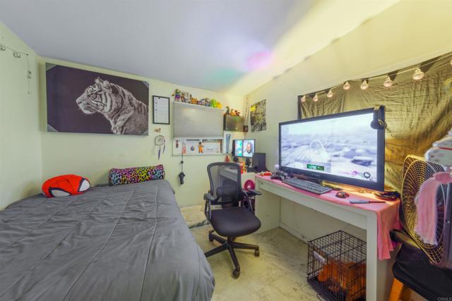 206 212 S 35th, San Diego CA: https://media.crmls.org/mediaz/24a59b01-3bbf-4301-b66b-02b76f06d93d.jpg
