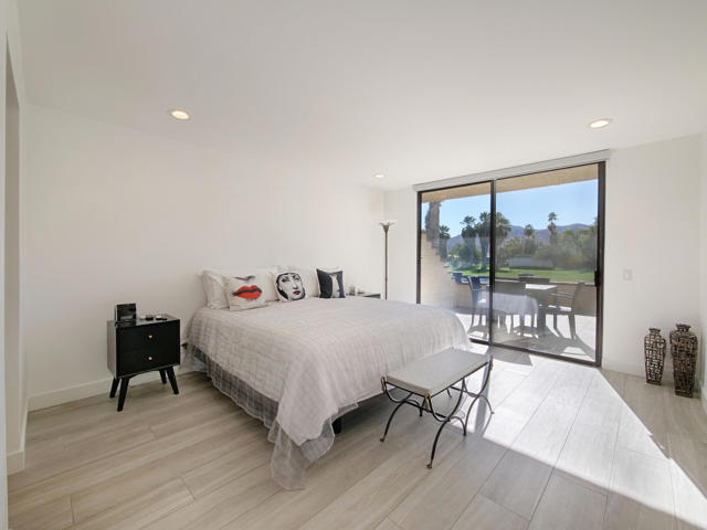 7529 Regency Drive, Palm Springs CA: https://media.crmls.org/mediaz/24a5a368-4826-4420-bb09-df6357aa1019.jpg