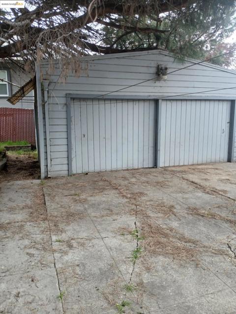 4075 Mera St, Oakland CA: https://media.crmls.org/mediaz/24a5e85b-dfcf-48cf-9b4e-7d09980905eb.jpg