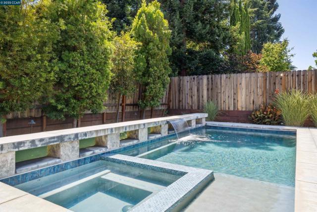 1519 Sunny Ct, Walnut Creek CA: https://media.crmls.org/mediaz/24a60b84-5618-4b5d-9209-95a5d280c957.jpg