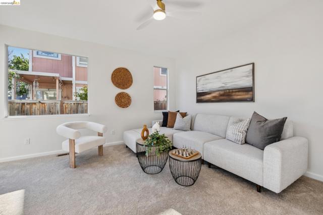 2004 Fries Ct, Martinez CA: https://media.crmls.org/mediaz/24a67614-7a93-416d-9b86-a2c008959086.jpg