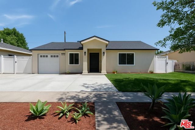 7444 Ostrom Avenue, Lake Balboa CA: https://media.crmls.org/mediaz/24a6b710-e995-4980-bc9b-68d792a73a85.jpg