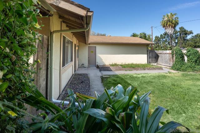 4975 Whipple Way, San Diego CA: https://media.crmls.org/mediaz/24a71a8e-b37b-4f81-afb5-090638278734.jpg