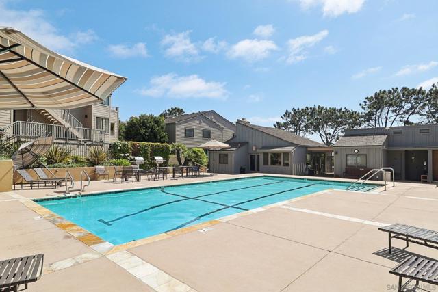119 Spinnaker Ct, Del Mar CA: https://media.crmls.org/mediaz/24a74c57-bc4e-4cf5-a05c-ab13b7ed638e.jpg
