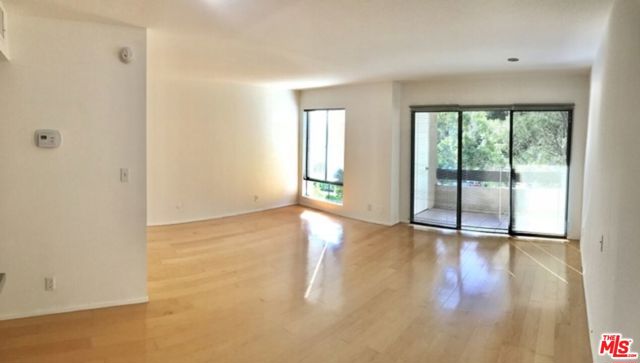 Image 1 of 14 For 950 Kings Road 205