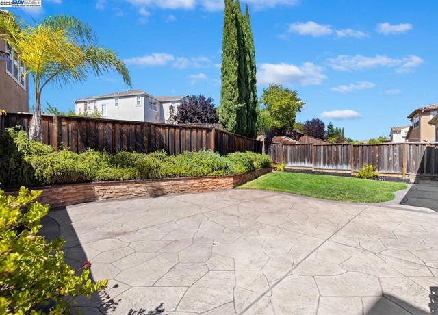 2453 Forino Dr, Dublin CA: https://media.crmls.org/mediaz/24a7a4f0-c776-4876-9b34-31ab6e2bd1a0.jpg