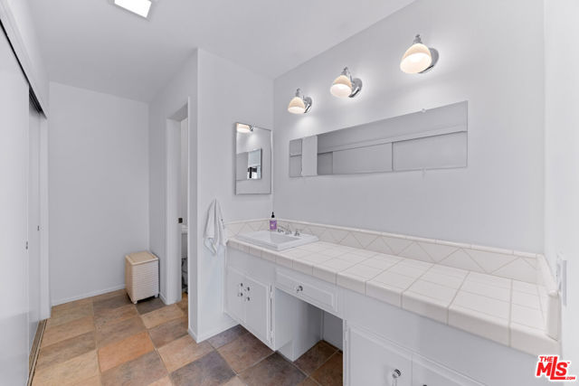2301 S Beverly Glen Boulevard, Los Angeles CA: https://media.crmls.org/mediaz/24a81b05-e02f-49cf-b8a1-a72024ed1338.jpg