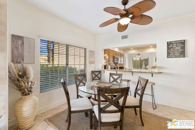 237 E Vista Royale Circle, Palm Desert CA: https://media.crmls.org/mediaz/24a8300c-6af9-40ba-b964-1dae84a83ec6.jpg