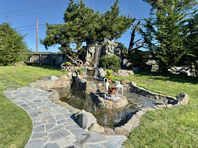 575 Dolores Avenue, Half Moon Bay CA: https://media.crmls.org/mediaz/24a846ad-5530-4194-97e3-375d06da187c.jpg