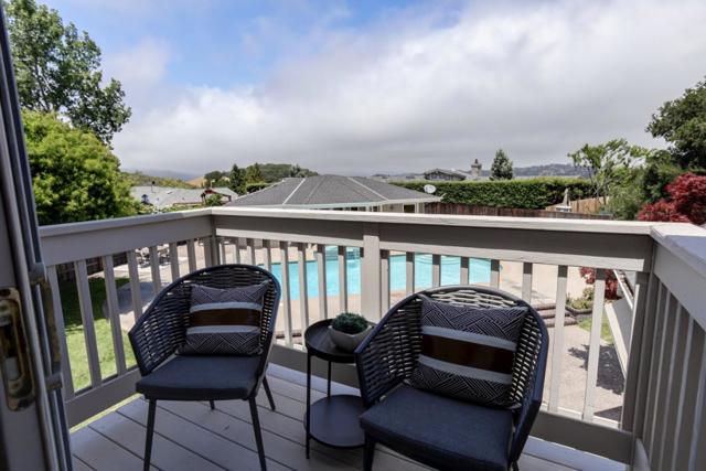 510 Oak Park Way, Redwood City CA: https://media.crmls.org/mediaz/24a85776-3c23-405d-a8d9-093fae309685.jpg
