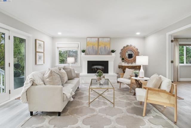 484 El Pintado Rd, Danville CA: https://media.crmls.org/mediaz/24a8b339-0627-4452-b964-e1f47efcf8a9.jpg