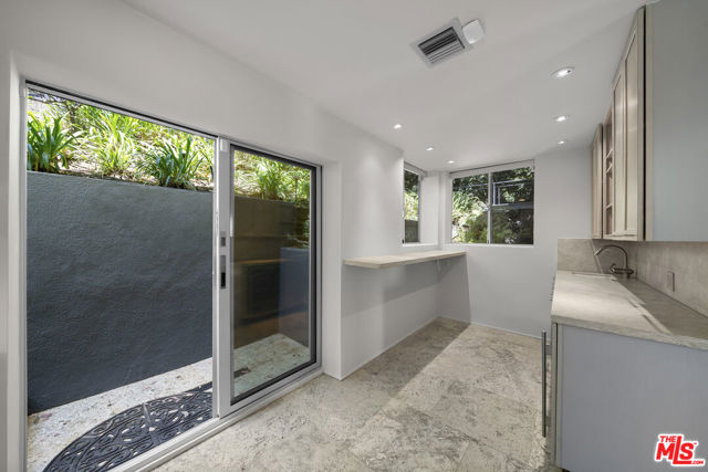 3625 Lowry Road, Los Angeles CA: https://media.crmls.org/mediaz/24a8b623-d8ba-4d07-80be-f44da4b4b869.jpg