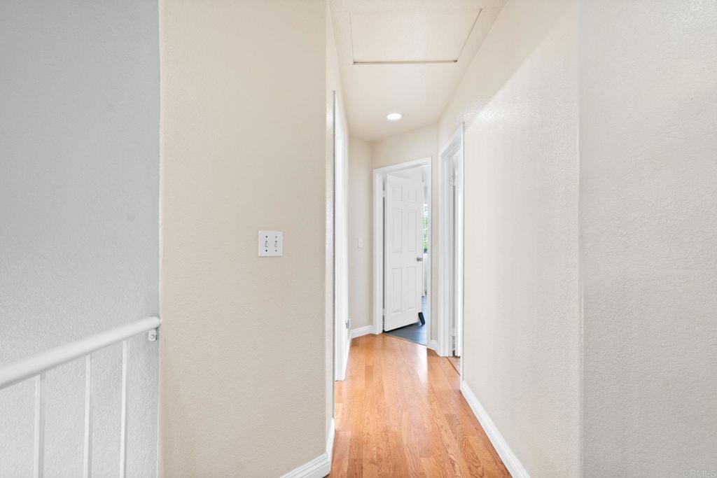 https://media.crmls.org/mediaz/24aa2b38-d4bb-47bf-9d4f-b3f8e1e94a94.jpg?preset=X-Large