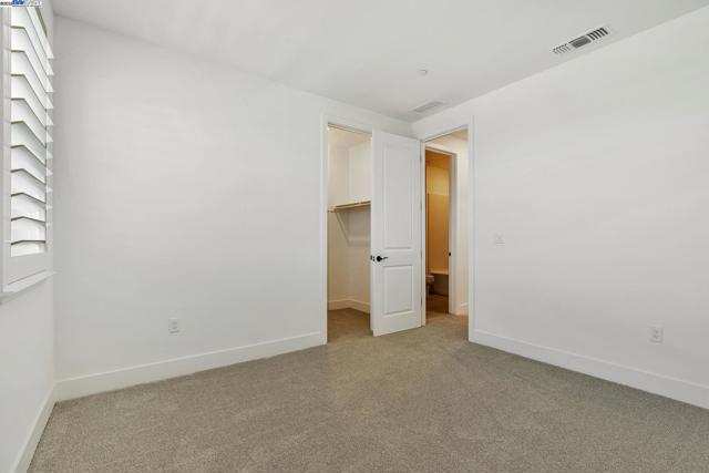 665 River Bend Dr, Lathrop CA: https://media.crmls.org/mediaz/24aa64c4-7386-4303-a707-3e047f787029.jpg