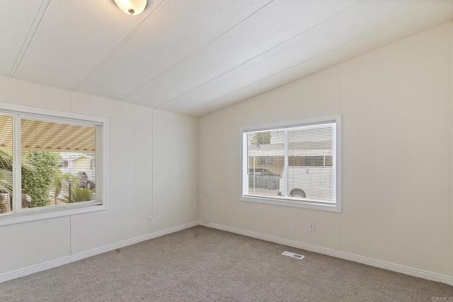 Detail Gallery Image 20 of 26 For 2042 Girard St #93,  Delano,  CA 93215 - 4 Beds | 2 Baths