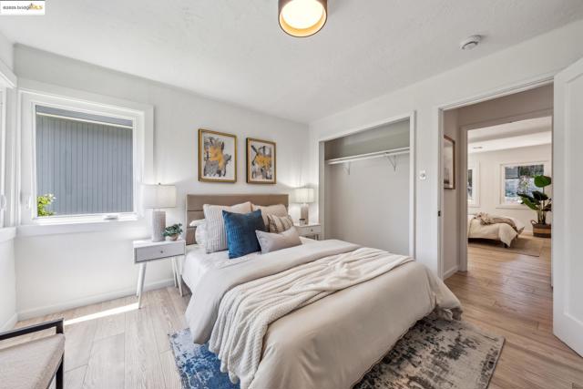 7069 Saroni Dr, Oakland CA: https://media.crmls.org/mediaz/24aae63c-03ec-4489-9d7c-3807048294b2.jpg