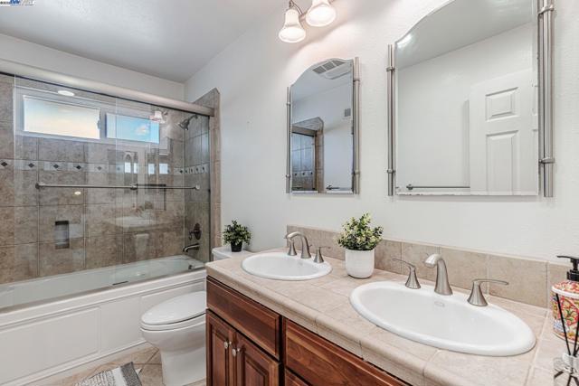 502 Cartagena Ln, San Ramon CA: https://media.crmls.org/mediaz/24ab069f-3d13-4d14-99dd-9583e4b43442.jpg