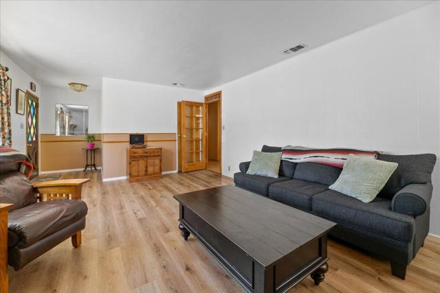 1080 Sequoia Drive, Big Bear CA: https://media.crmls.org/mediaz/24ab129b-def1-4f0a-9e0a-16207b77c322.jpg