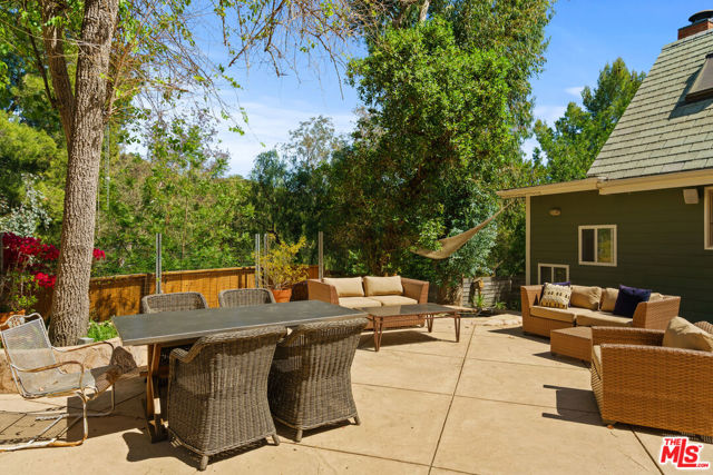 2026 Topanga Skyline Drive, Topanga CA: https://media.crmls.org/mediaz/24ab58d2-b397-4886-bc87-cd0dcde9febc.jpg