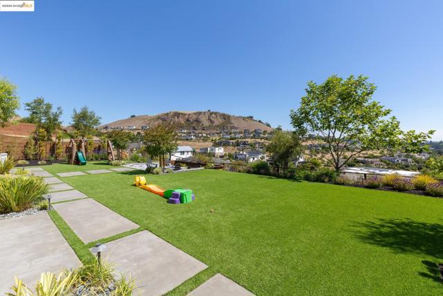 63 Tomcat Way, Orinda CA: https://media.crmls.org/mediaz/24ab699e-d007-4df4-b082-5b4468bed457.jpg