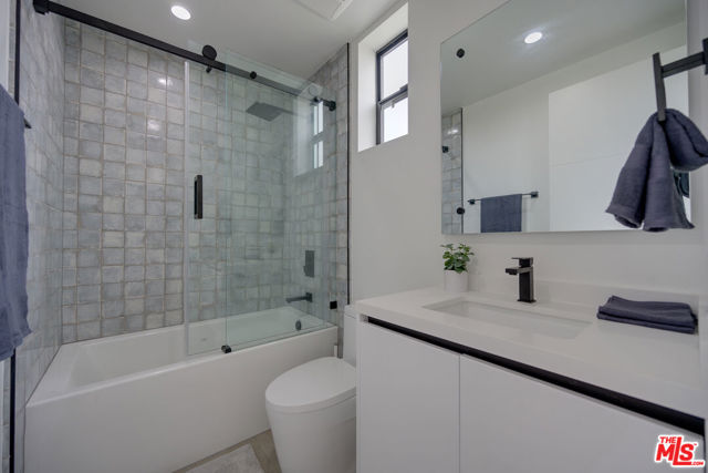 4422 S Riley Drive, Los Angeles CA: https://media.crmls.org/mediaz/24abdd3d-b38f-4d10-844f-79f9e1bdf533.jpg