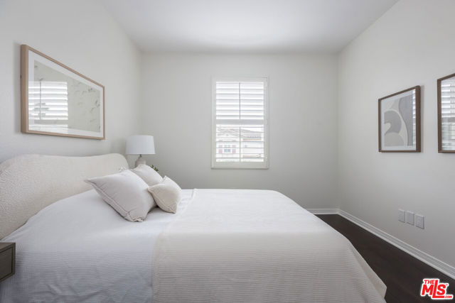 576 Athena Place photo 40
