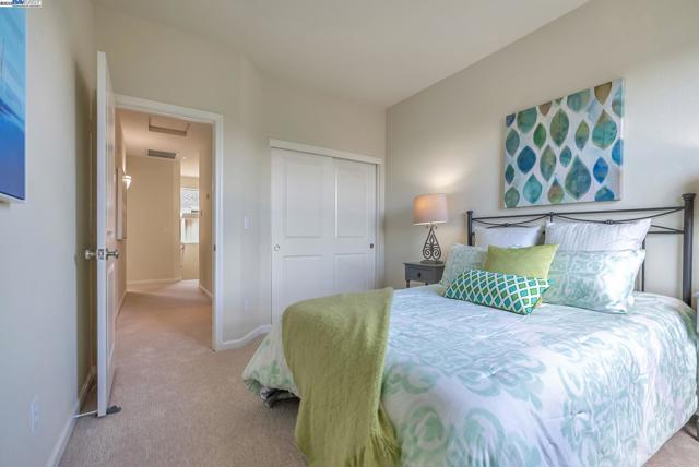 4432 Hyde Cmn, Fremont CA: https://media.crmls.org/mediaz/24ac56ad-b06a-4b60-9e94-1a9aaa1d363e.jpg