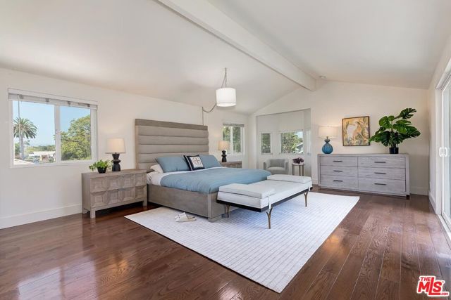 4417 Campbell Drive, Los Angeles CA: https://media.crmls.org/mediaz/24ac7ff5-925b-4d86-87d2-37b8ca853c85.jpg