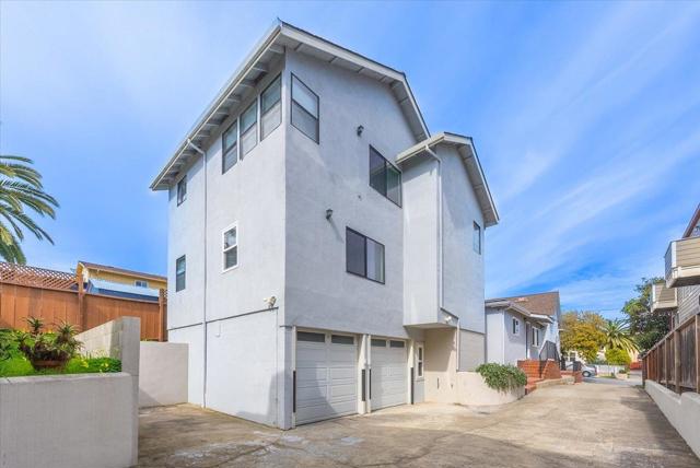739 W Franklin Street, Monterey CA: https://media.crmls.org/mediaz/24ad18b7-5ce2-4d72-b799-b7754816c9fc.jpg