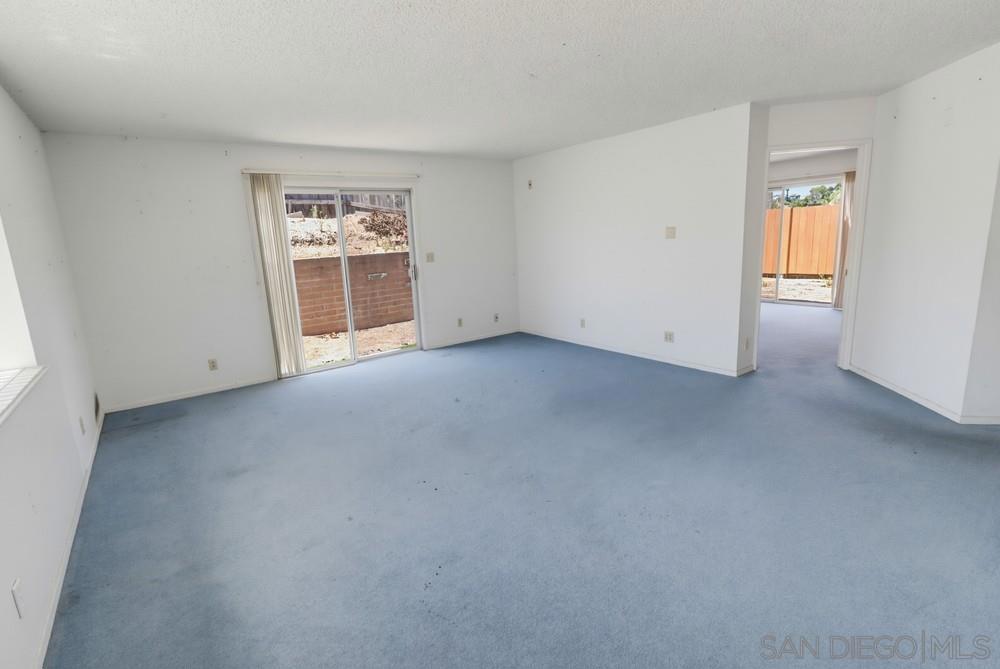 https://media.crmls.org/mediaz/24adb8c2-1070-4dbc-a878-2d29b693a59f.jpg?preset=X-Large