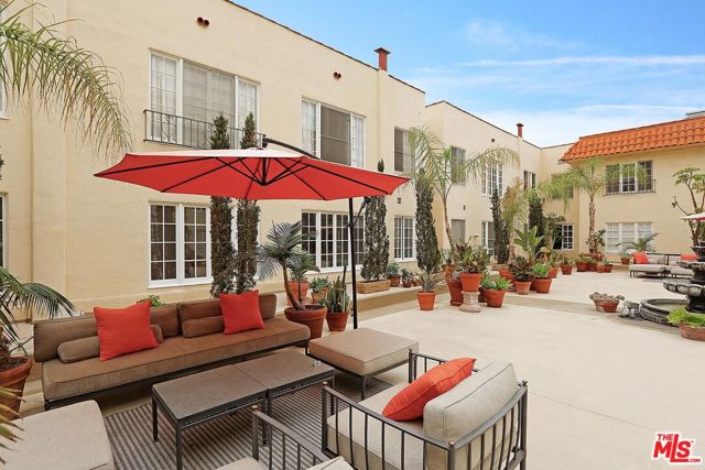 1345 N Hayworth Avenue, West Hollywood CA: https://media.crmls.org/mediaz/24ade692-ac8d-4165-bce0-cde6d0b1a8b6.jpg
