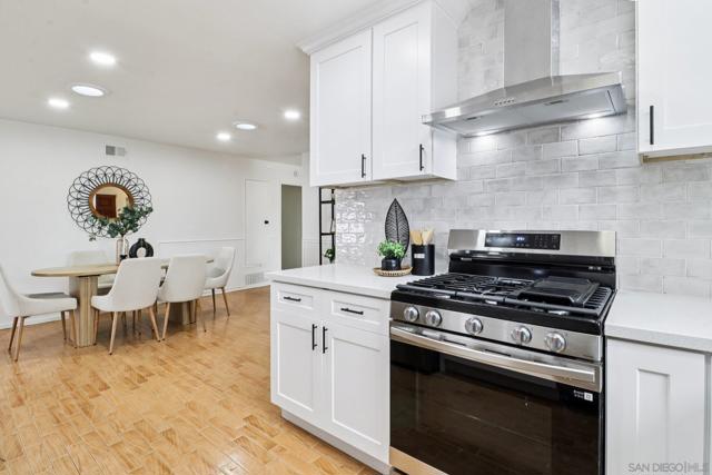 1422 Thermal Ave, San Diego CA: https://media.crmls.org/mediaz/24ae1704-292f-4dd0-9e26-c0aba52ad88e.jpg