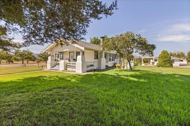 4125 Prunedale Avenue, Gilroy CA: https://media.crmls.org/mediaz/24ae4bb5-0b53-433b-b400-440f16591010.jpg