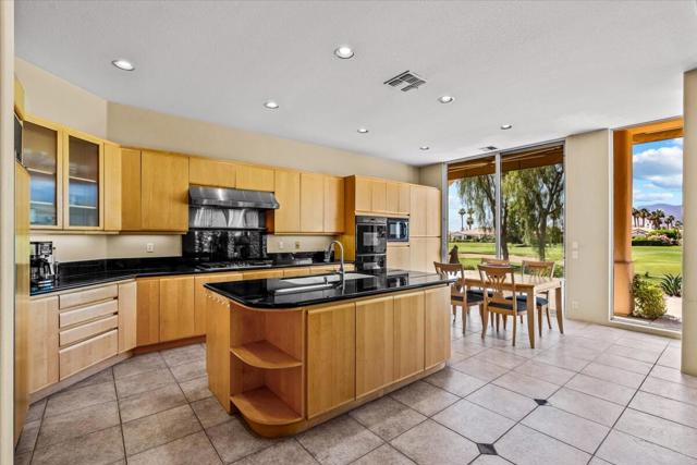 79765 Liga, La Quinta CA: https://media.crmls.org/mediaz/24af540a-dd9a-421e-8b31-346a10982dab.jpg