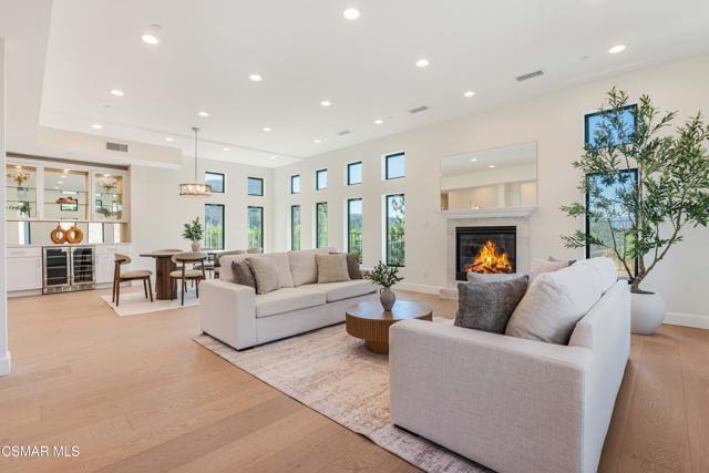 252 Capri Drive, Simi Valley CA: https://media.crmls.org/mediaz/24af98a0-46d3-416f-ada5-0b860160c833.jpg