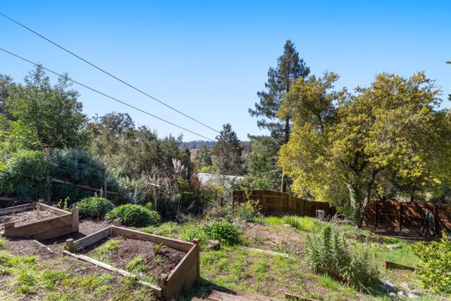 2222 Ocean Street, Santa Cruz CA: https://media.crmls.org/mediaz/24affaac-a078-4bd7-81fb-ff211a4785ec.jpg