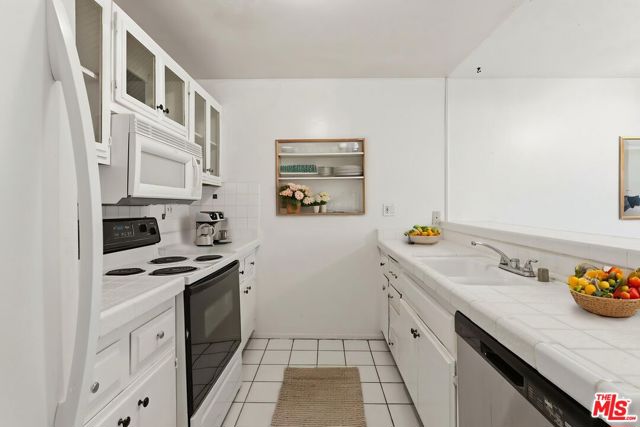 1 Bed Home for Sale in Los Angeles, California