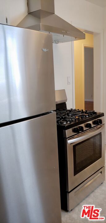 435 South Oakhurst Drive photo 8