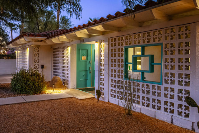 748 N Calle Rolph, Palm Springs, CA 92262