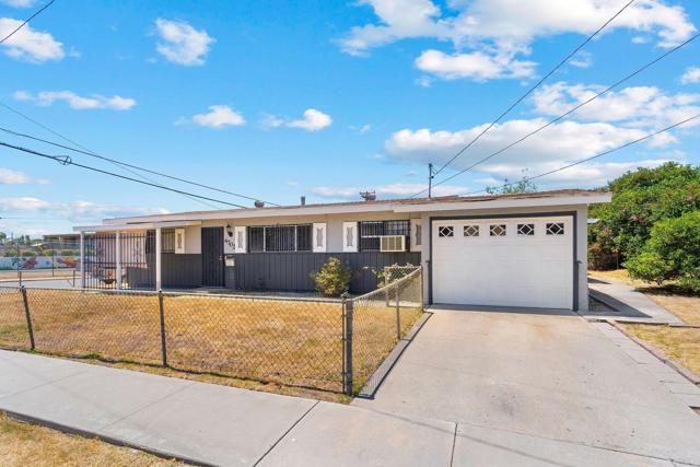 Detail Gallery Image 1 of 1 For 4702 Seaford Pl, San Diego,  CA 92117 - 3 Beds | 1 Baths